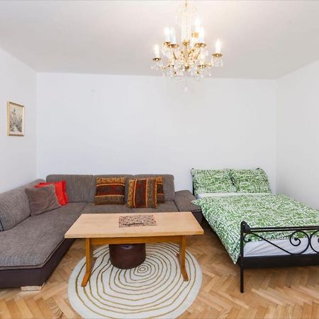 Fairytale Apartment Under The Castle - 5 Min City! チェスキー クルムロフ エクステリア 写真